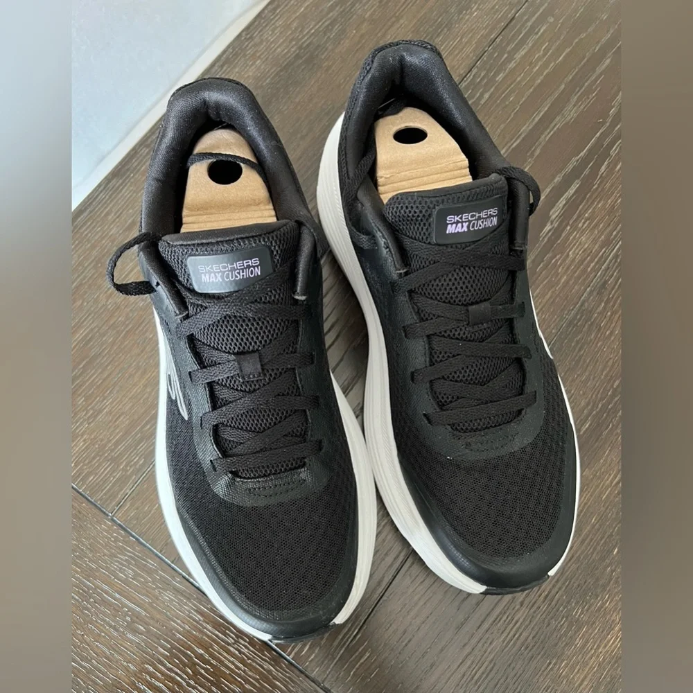 SKECHERS MAX CUSHIONING MESH LACE UP SNEAKERS ENDEAVOR SIZE 9.5 - Picture 9 of 13